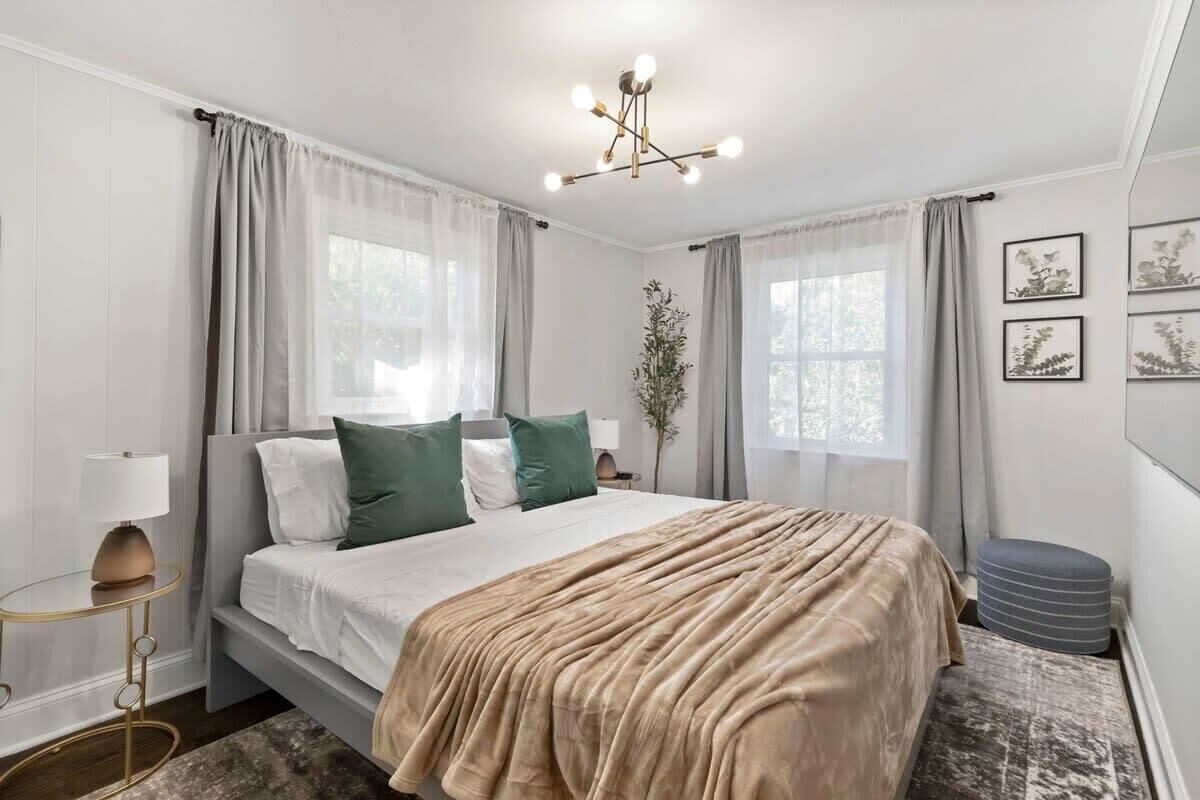 5 bedrooms, iron/ironing board, travel crib, WiFi