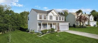 Peaceful House w/ Fireplace close to everything!