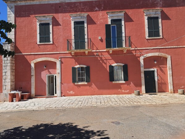 Exterior - HISTORIC FARMHOUSE FROM 1868 A FEW KM SEA (Castellana Grotte)