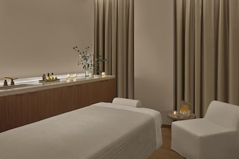 Couples treatment rooms at The Tampa EDITION