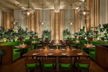 3 restaurants, Mediterranean cuisine at The Tampa EDITION