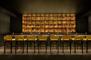 4 bars/lounges, cocktail bar, lobby lounge - The Tampa EDITION (Tampa)