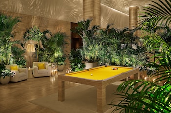 Hotel entrance and lobby at The Tampa EDITION