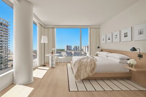 Phòng Suite Premier, 2 phòng ngủ, không hút thuốc | Bộ đồ giường cao cấp, chăn bông, nệm có lớp đệm bông, minibar 
