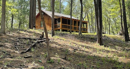 Secluded Cabin in the Woods, near Carolina Horse Park and Valkyrie Sporthorses