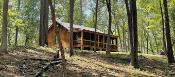 Secluded Cabin in the Woods, near Carolina Horse Park and Valkyrie Sporthorses