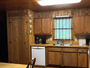 Fridge, microwave, oven, stovetop - Cozy Cabin in the Woods, near Carolina Horse Park (Raeford)
