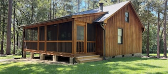 Cozy Cabin in the Woods, near Carolina Horse Park