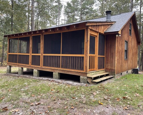 Secluded Cabin in the Woods, near Carolina Horse Park.