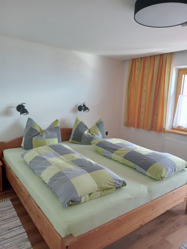 2 bedrooms, WiFi, bed sheets