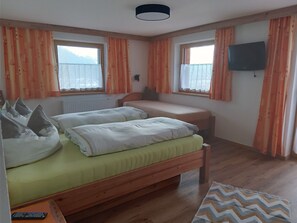 2 bedrooms, WiFi, bed sheets