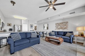 Smart TV, Hulu, DVD player, streaming services - 🌊Great Amenities-2BR Shores of Panama 2004🌊 (Panama City Beach)