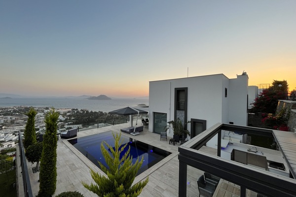 Hausansicht hinten mit aussicht