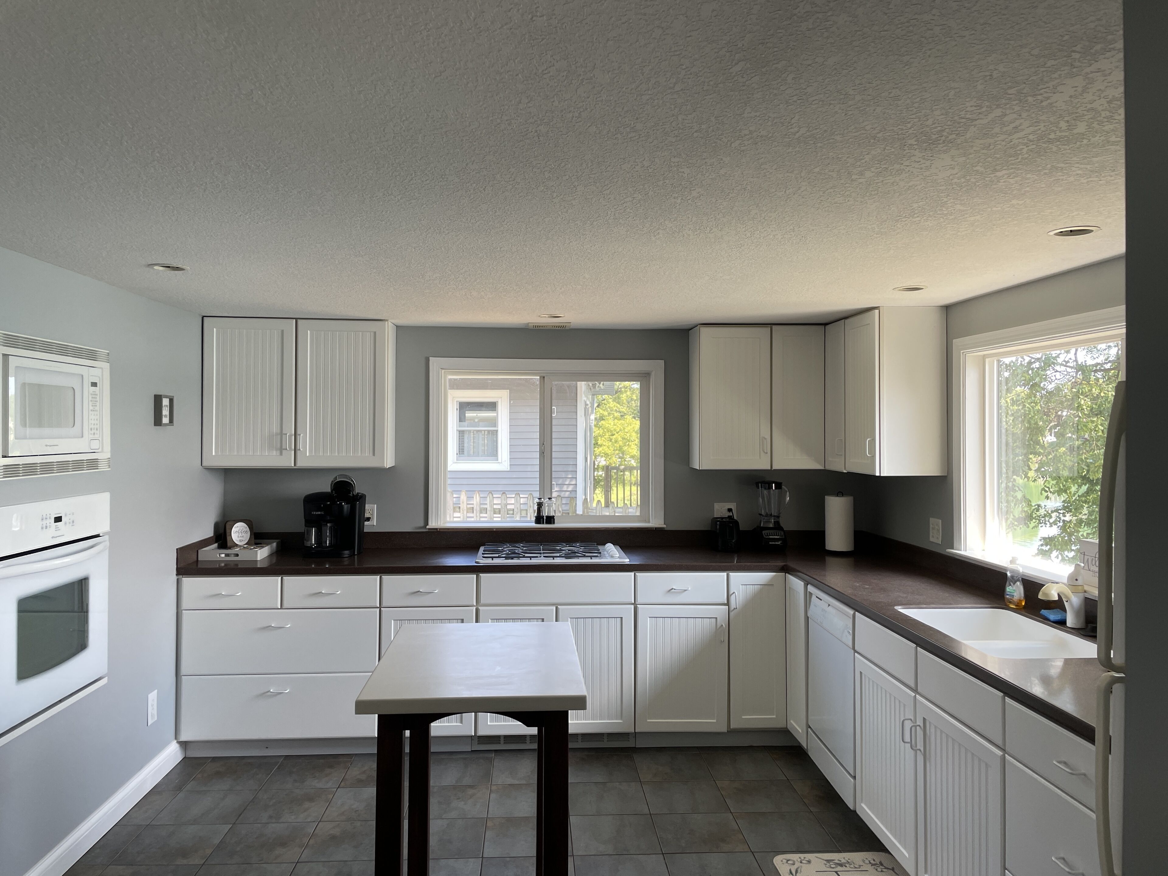 Gorgeous Lakefront Home! Amazing views, outdoor dining and close to Shipshewana.