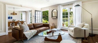 Charming Walk Street Home - A Venice Beach Hideaway