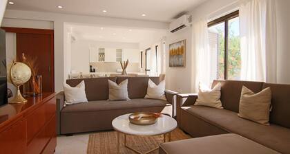 Phaedrus Living City Flat Androcleous