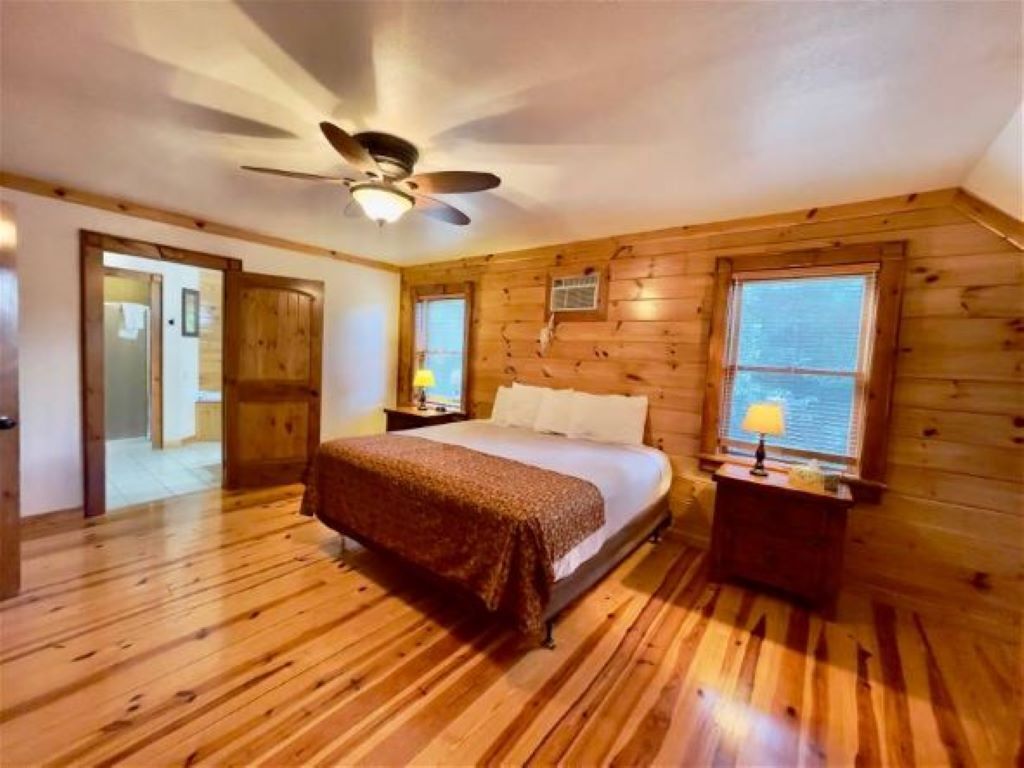 Hawg Hideaway, near ‘Tail of the Dragon’ & Deals Gap