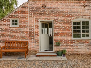 Exterior - The Hayloft at Warren House (Market Rasen)