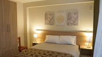 2 bedrooms, desk, iron/ironing board, free WiFi