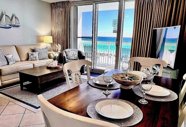 Dining - BEACHFRONT, awesome condo, perfect views and amenities, LAST MINUTE DISCOUNT 🌞 (Destin)