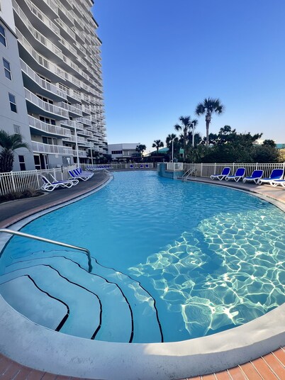 ON THE BEACH. Updated condo & resort! Fall-winter FLEXIBLE cancellations🙌 🙌