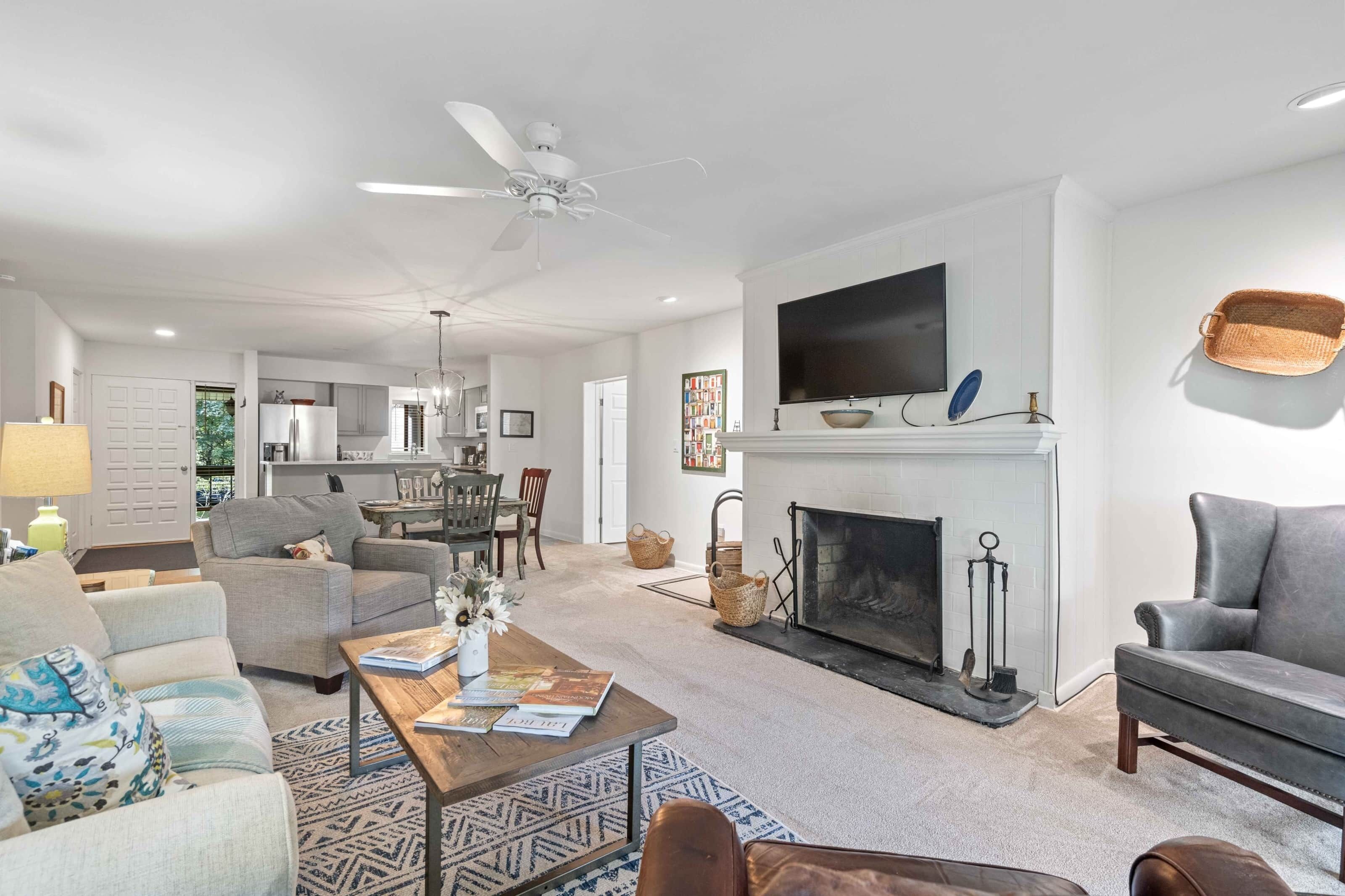 Holly Ridge Get-A-Way of Sapphire Valley