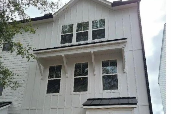 Beautiful 3 story townhome