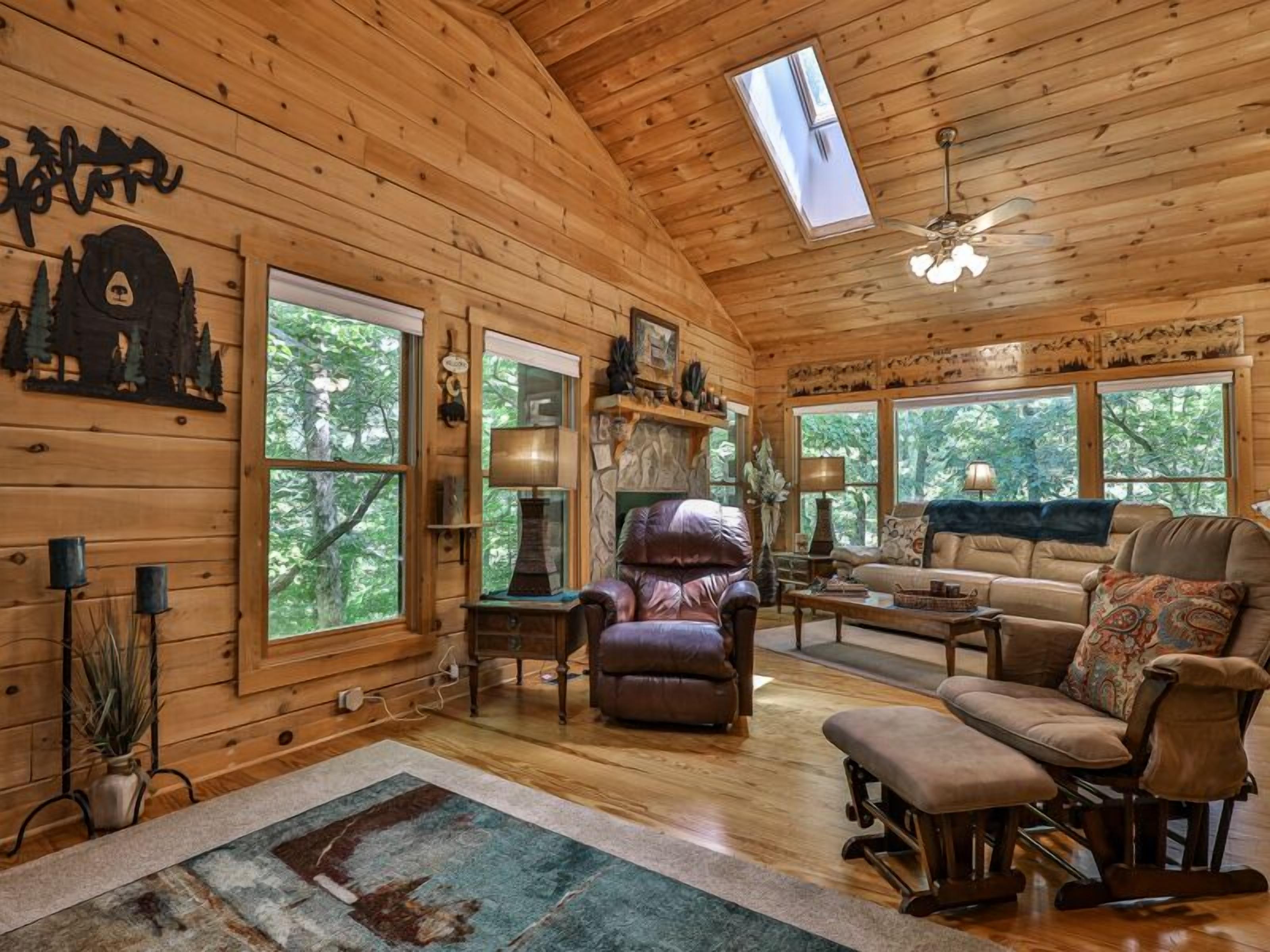 Ridge Creek Cabin - Creek Front, Hot Tub