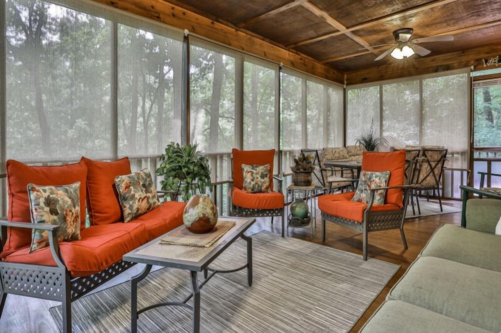 Ridge Creek Cabin - Creek Front, Hot Tub
