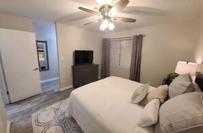 2 bedrooms, desk, iron/ironing board, free WiFi