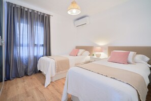 3 Schlafzimmer, Bügeleisen/Bügelbrett, Internetzugang, Bettwäsche