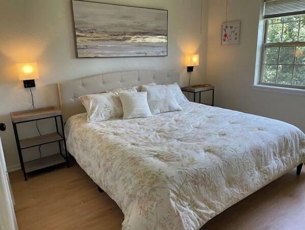 2 bedrooms, desk, iron/ironing board, free WiFi