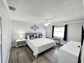 2 bedrooms, iron/ironing board, free WiFi, bed sheets