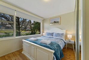 4 bedrooms, desk, iron/ironing board, travel crib