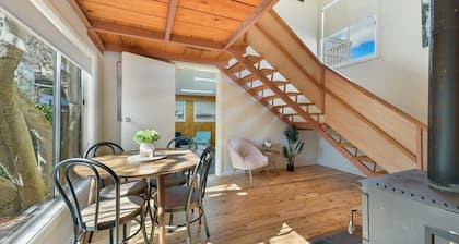 Collwood Cottage - 2 Storey Family Home