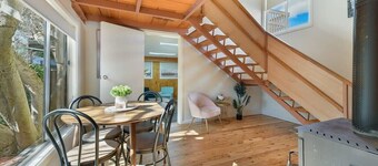 Collwood Cottage - 2 Storey Family Home