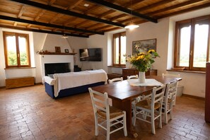 Dining - SCAPPO IN UMBRIA, Casale Vallenea (lugnano in teverina)