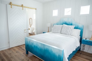 4 bedrooms, travel cot, free WiFi, bed sheets