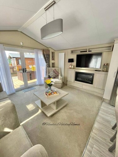 Windermere View Lodge - White Cross Bay Holiday Park