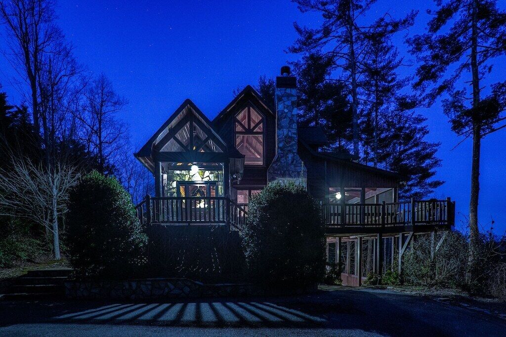 Sonrise Retreat Beautiful 3 Bedroom 3 Bath plus a loft Sleeps 10... BOOK NOW!