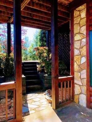 Property grounds - Sonrise Retreat Beautiful 3 Bedroom 3 Bath plus a loft Sleeps 10... BOOK NOW! (Blue Ridge)