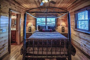 3 bedrooms, iron/ironing board, travel cot, WiFi - ⭐️Luxury Cabin⭐️Minutes to DWTN Blue Ridge~All Paved (Blue Ridge)