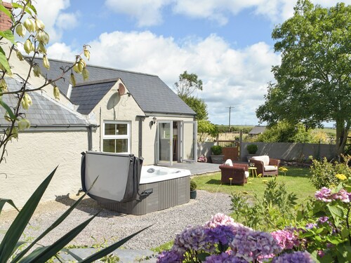 2 bedroom accommodation in Stackpole