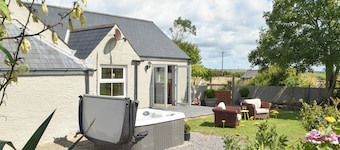 2 bedroom accommodation in Stackpole