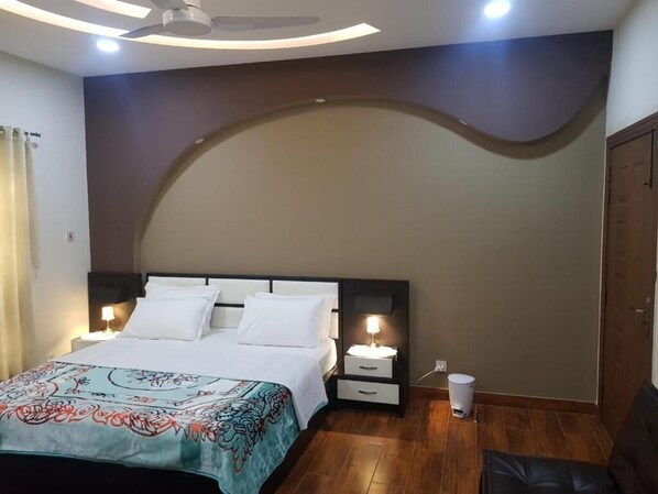 Deluxe Double Room - Alpha Guest House (Rawalpindi)