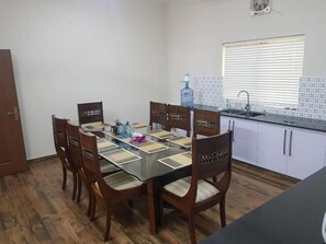 Food and drink - Alpha Guest House (Rawalpindi)