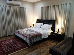 Deluxe Double Room | 1 bedroom, iron/ironing board, free WiFi