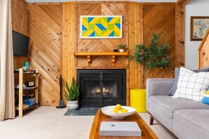 TV, fireplace, offices