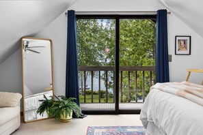 3 bedrooms, travel crib, WiFi, bed sheets