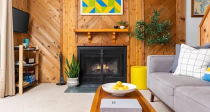Camp Birch: Waterfront Home on Lake Leelanau